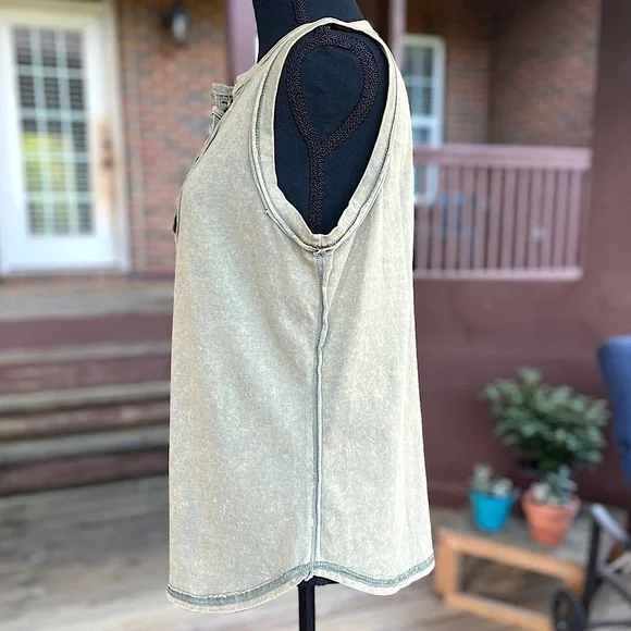 Acid Wash Sleeveless Henley Tank Top Green Yellow Medium - Picture 4 of 5